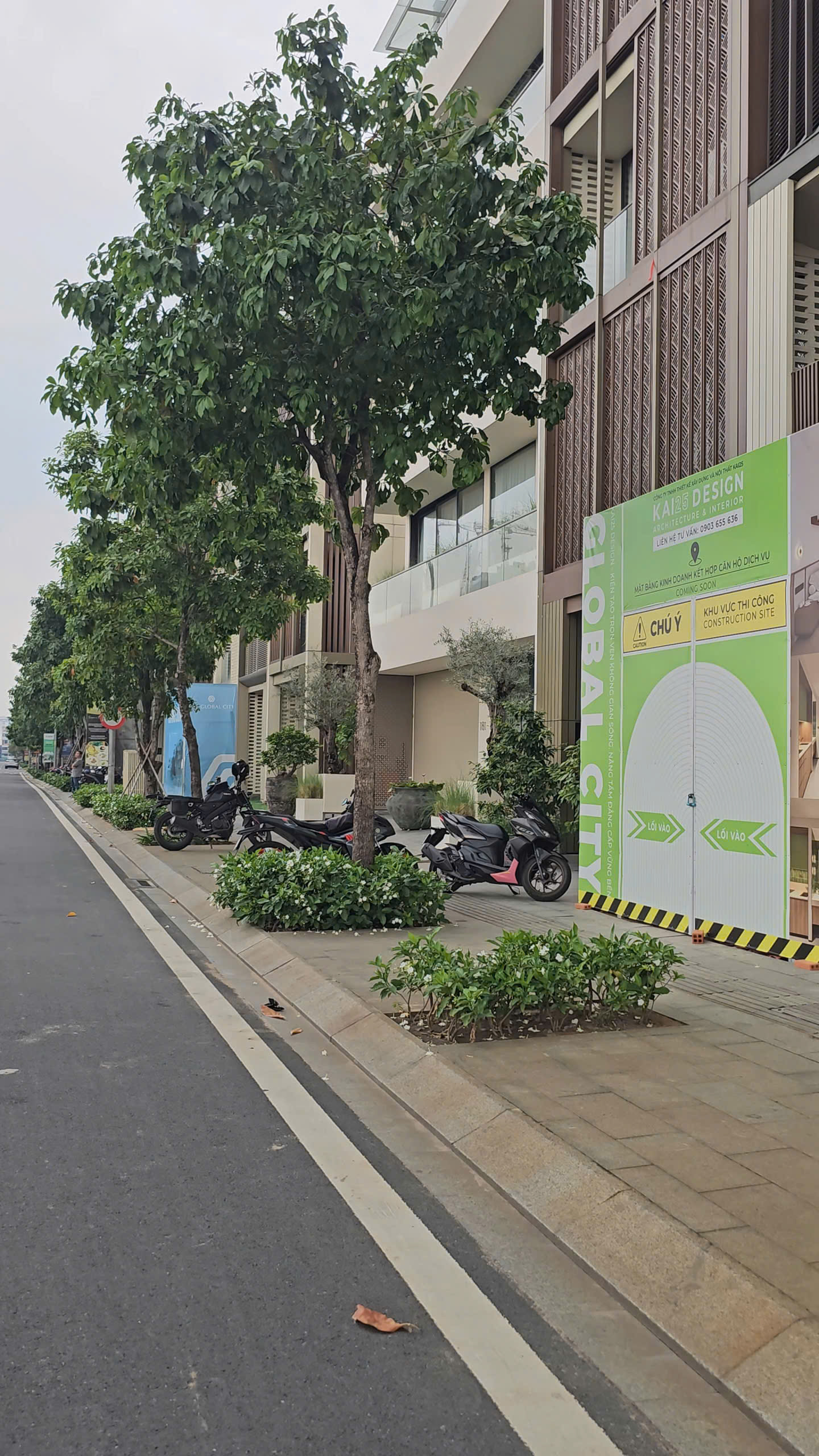 Hình ảnh những căn nhà tại global city đang được làm nội thất