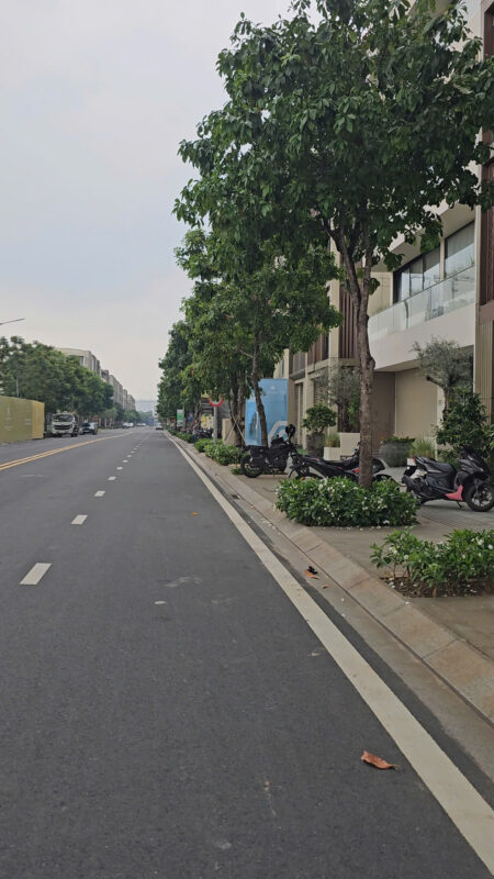 Vị trí rất đẹp để làm shophouse cho thuê văn phòng, kinh doanh,...
